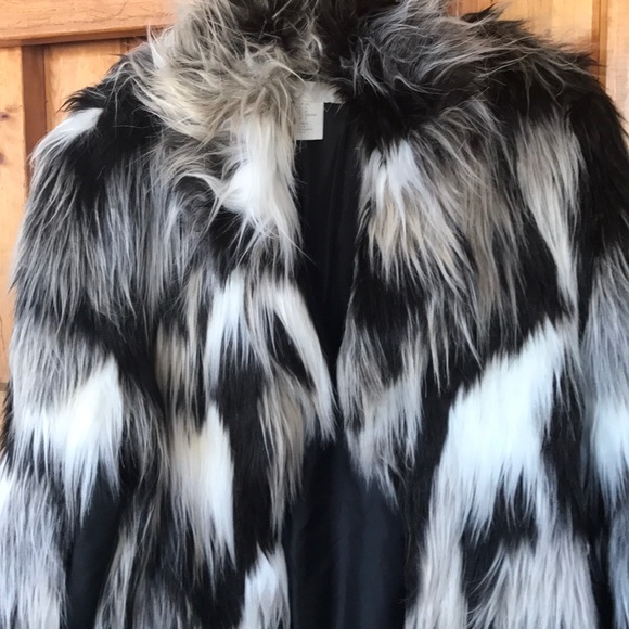 COPY - H&M  tri-color faux fur jacket .NWOT❤️ - Picture 2 of 5